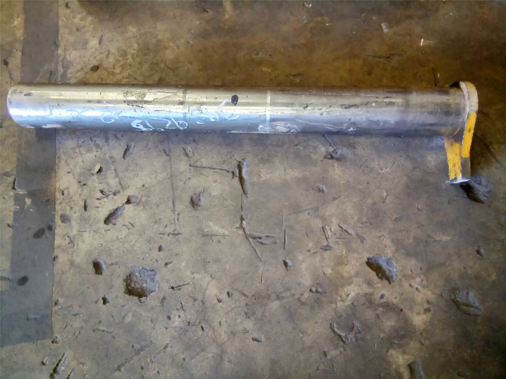 USED MAIN BOOM PIN image 6