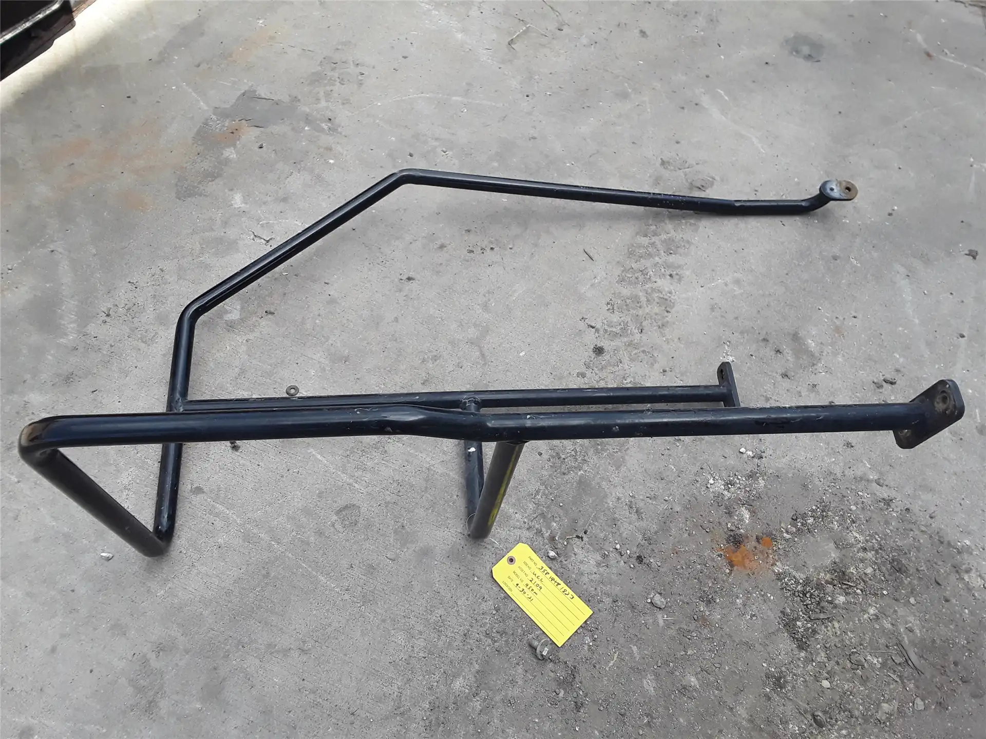 USED LH GUARDRAIL indicator image 1
