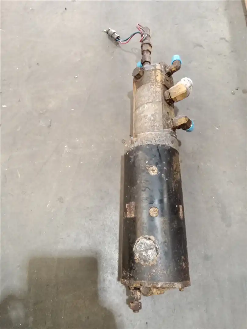 USED PUMP AND MOTO image 2