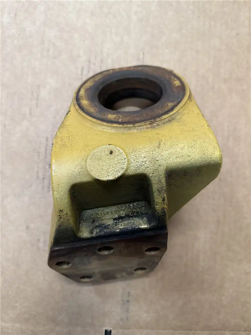 USED BRACKET FRONT image 3