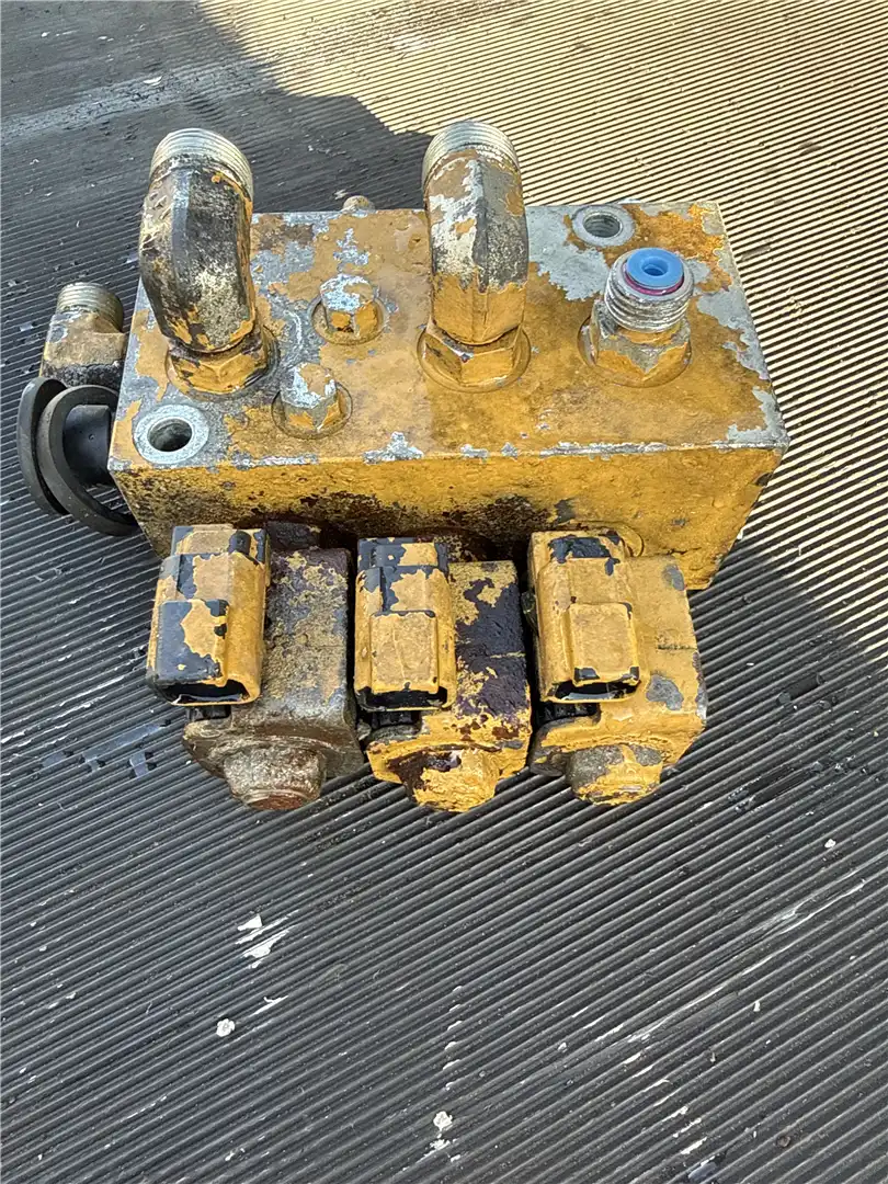USED VALVE GP image 3