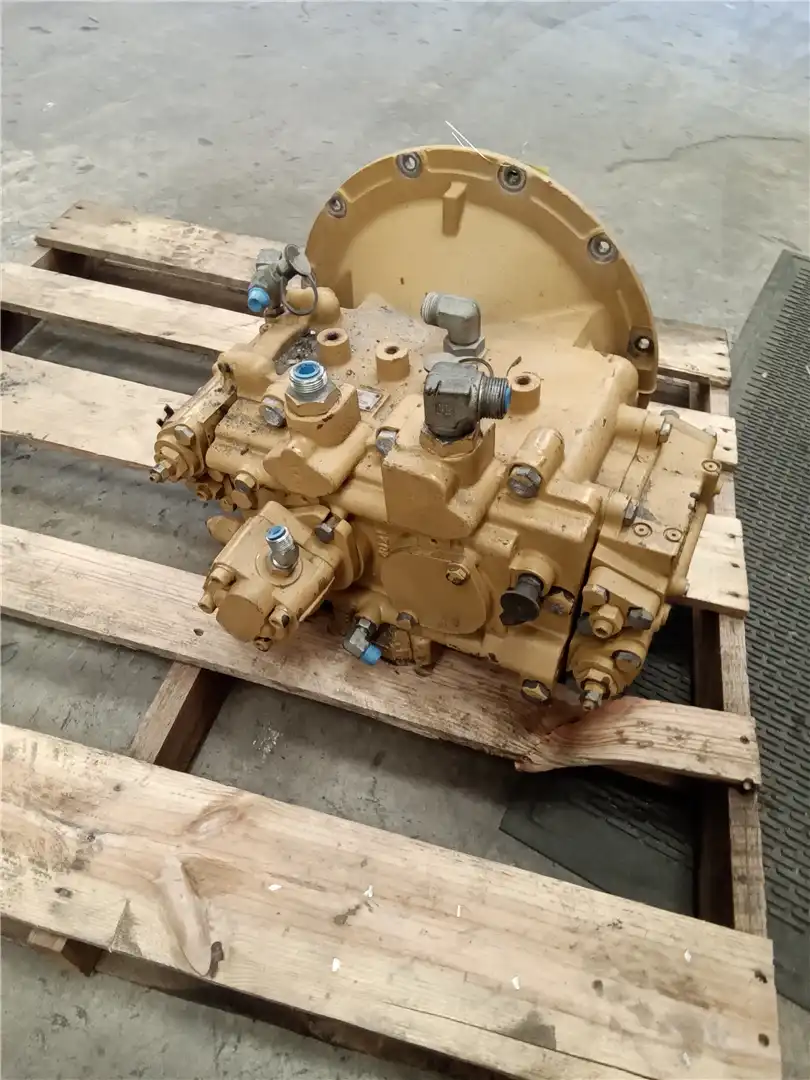 USED MAIN HYD PUMP image 2