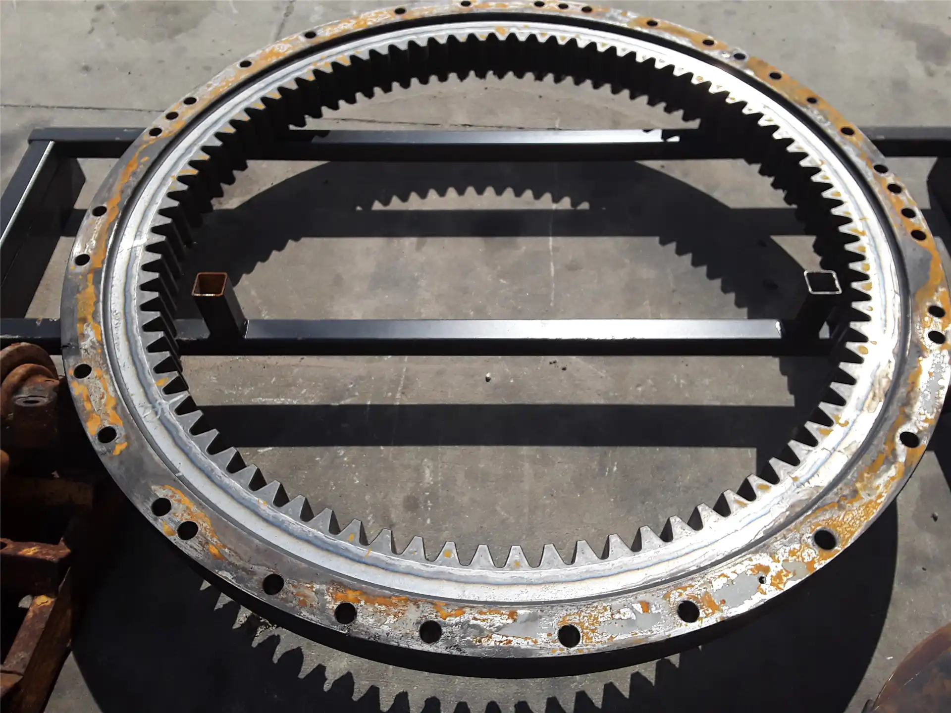 USED GEAR BEARING indicator image 1