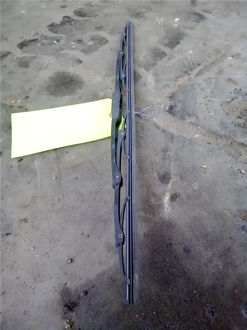 USED WIPER BLADE image 2