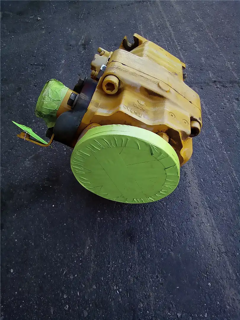 USED PISTON PUMP image 4