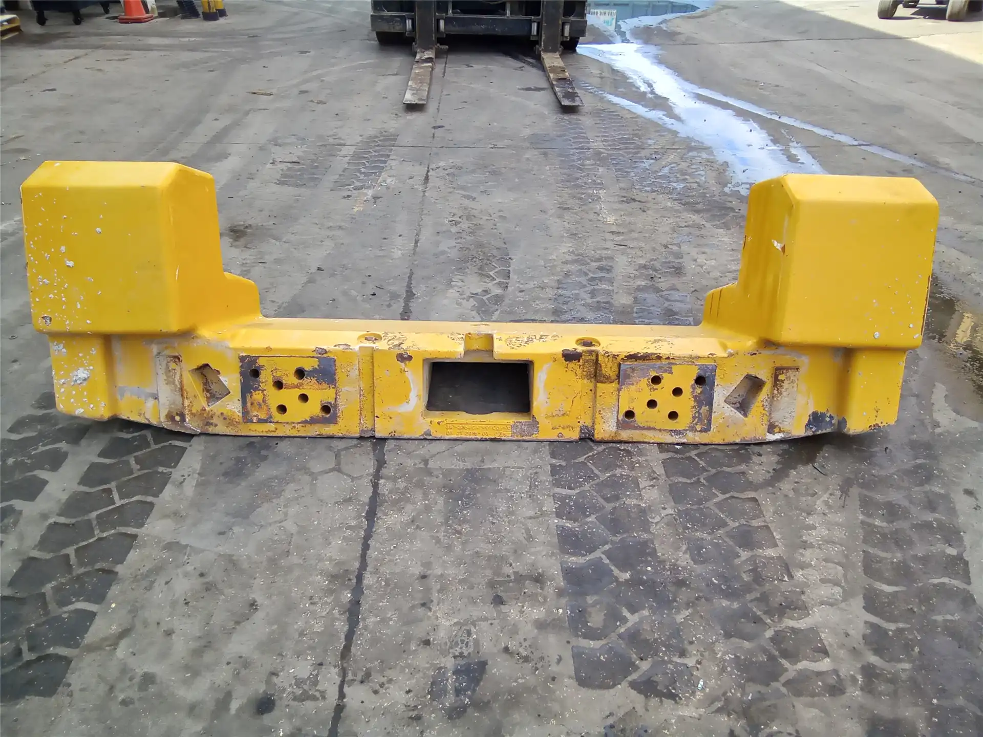 USED COUNTERWEIGHT image 3