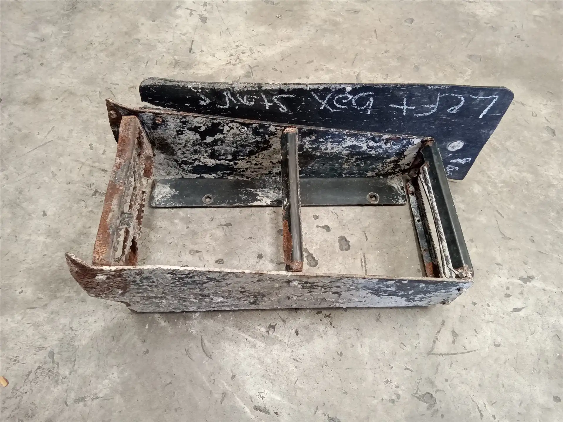 USED LADDER image 2
