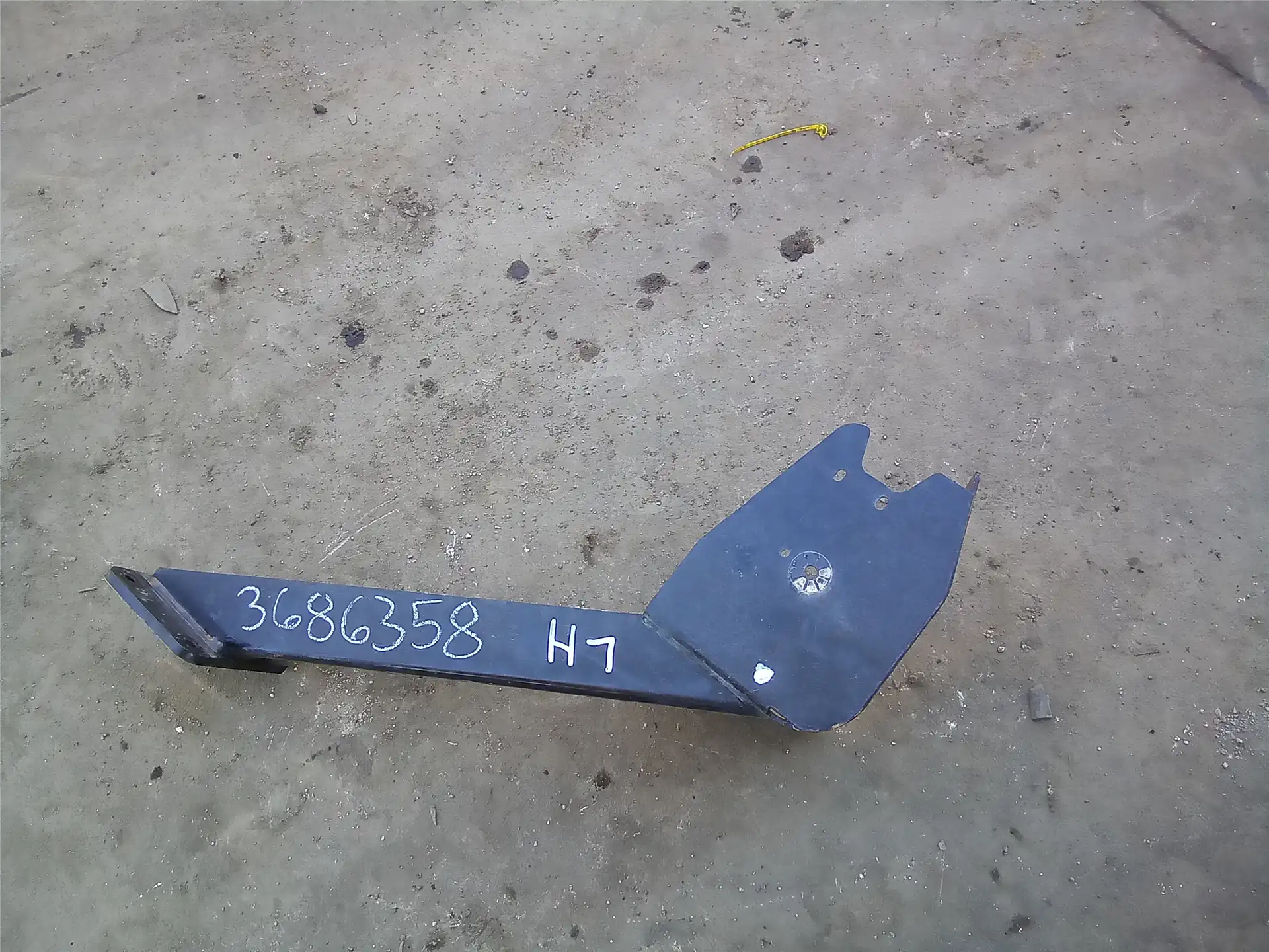USED BRACKET AS LH image 3