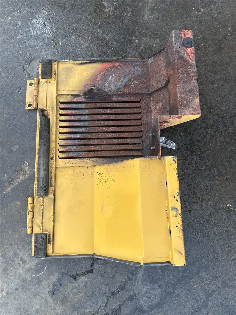 USED HOOD GP image 2