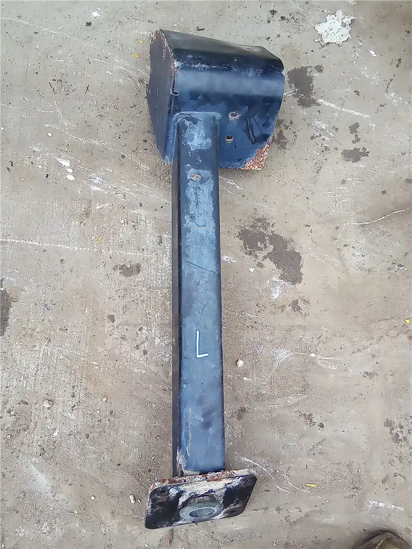USED LH BRACKET image 2