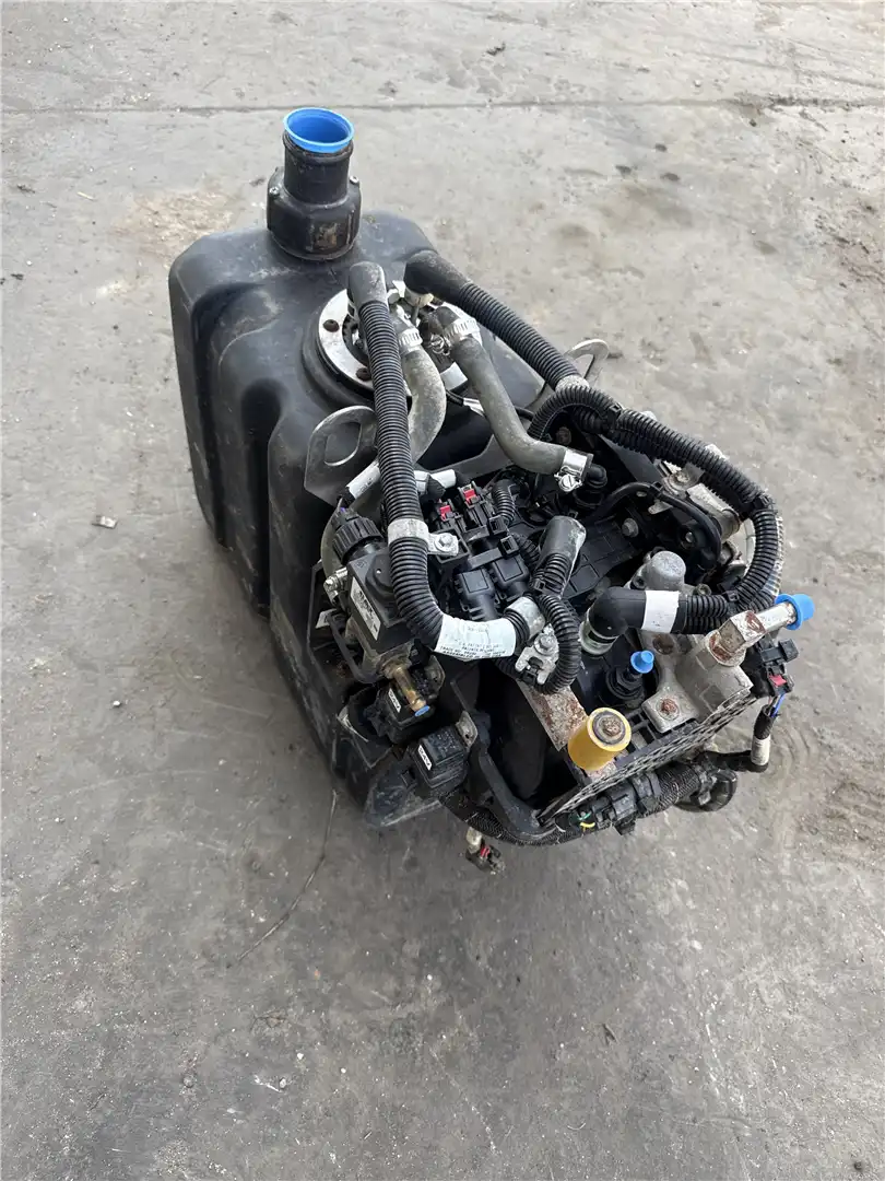 USED DEF TANK GP image 2