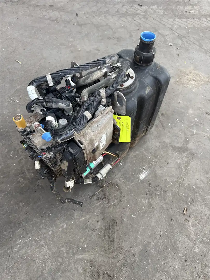 USED DEF TANK GP image 3