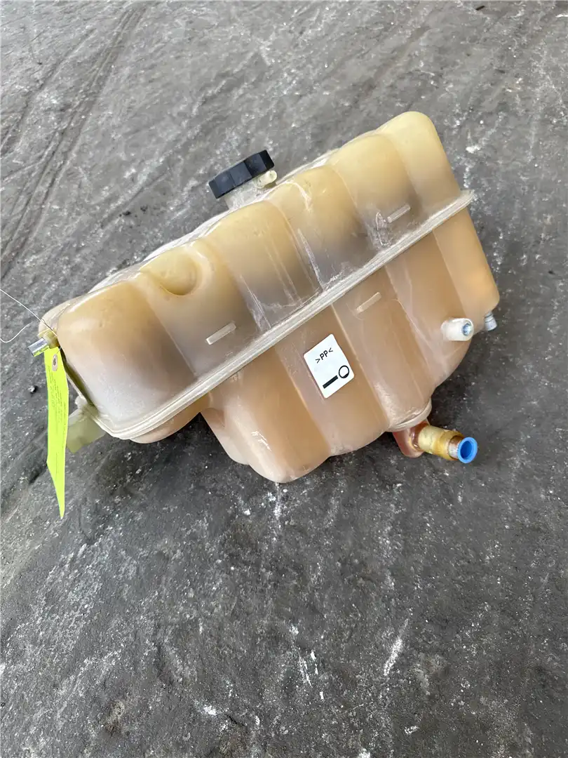 USED COOLANT TANK image 3