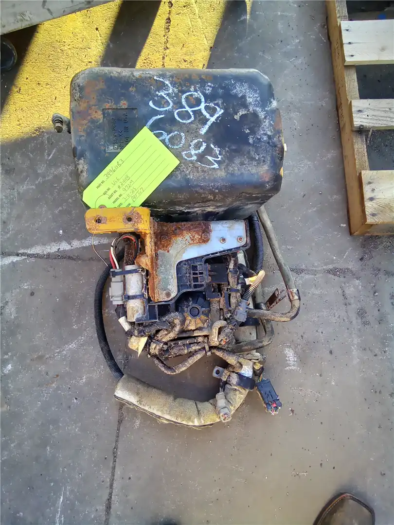 USED DEF TANK image 6