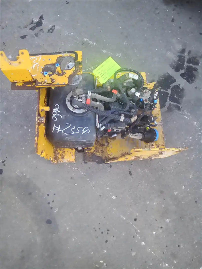 USED DEF TANK image 2