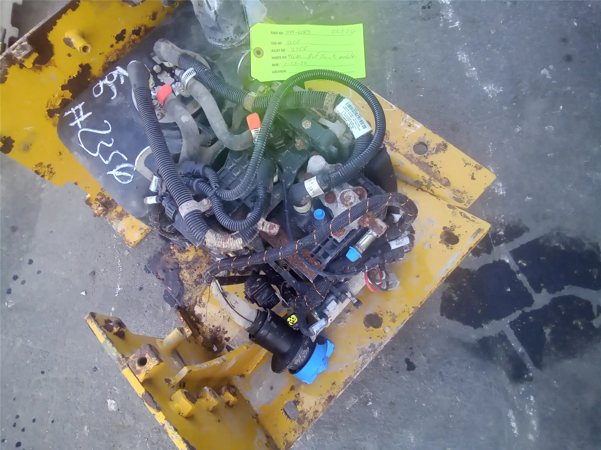 USED DEF TANK image 3