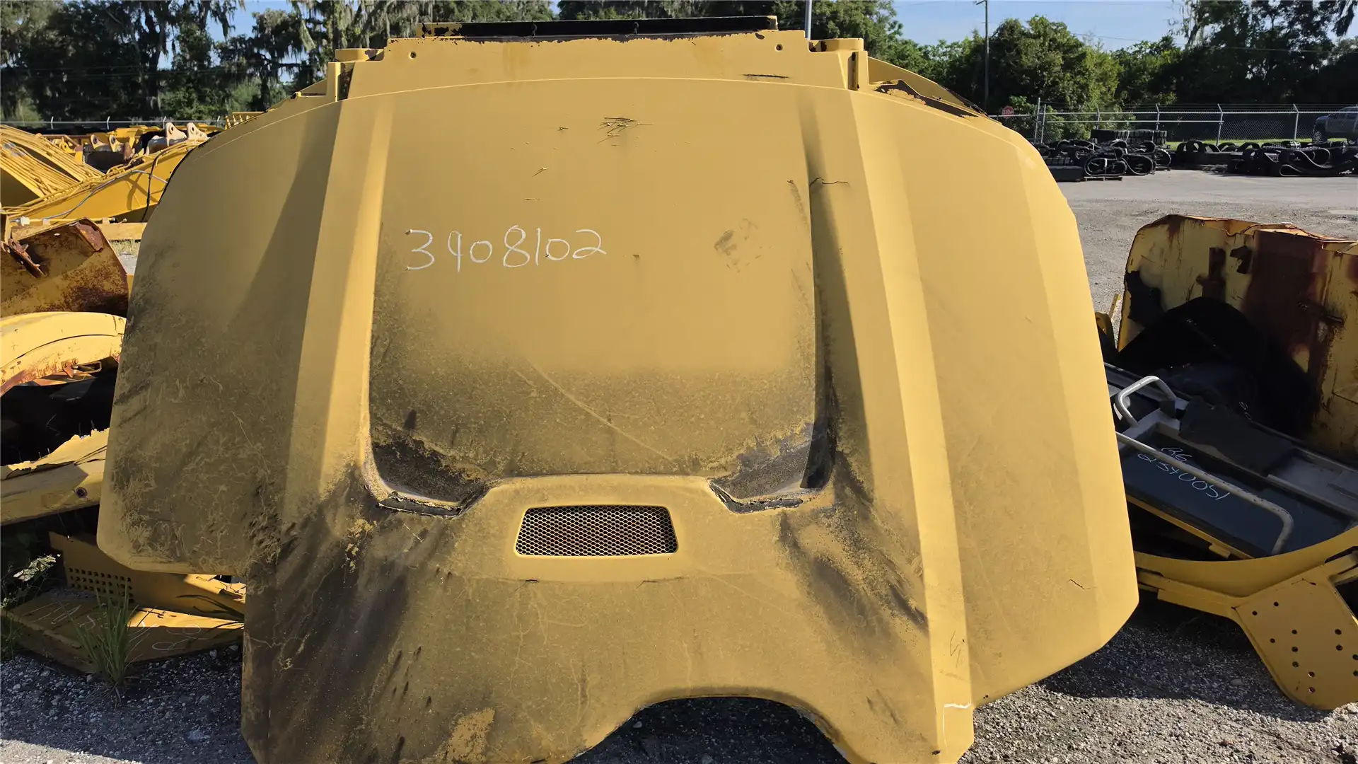 USED HOOD image 2