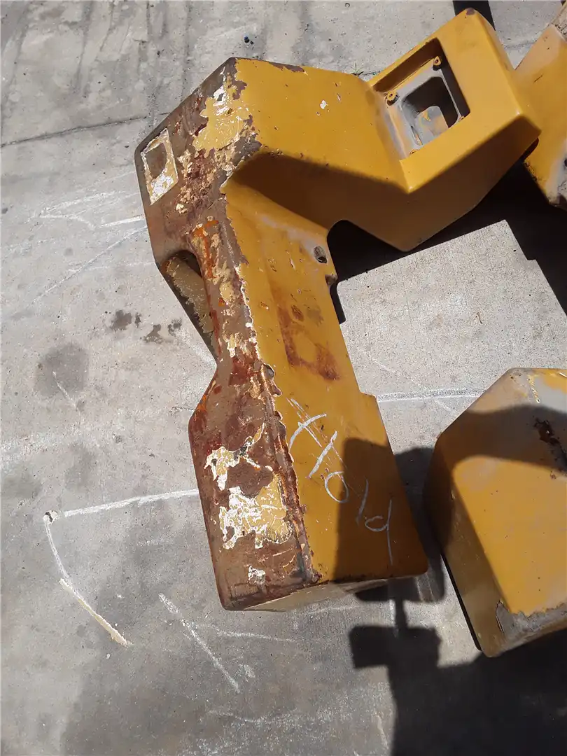 USED COUNTERWEIGHT image 2