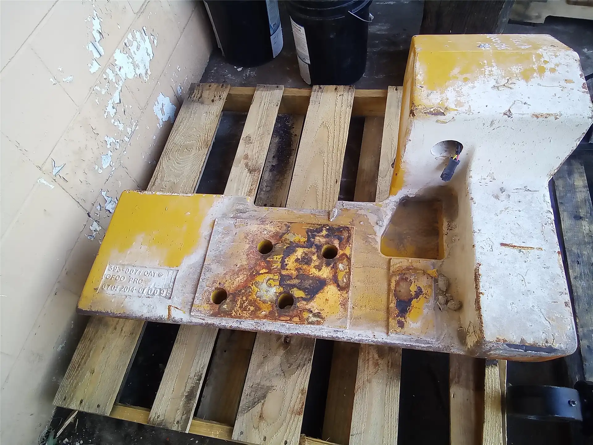 USED COUNTERWEIGHT image 4