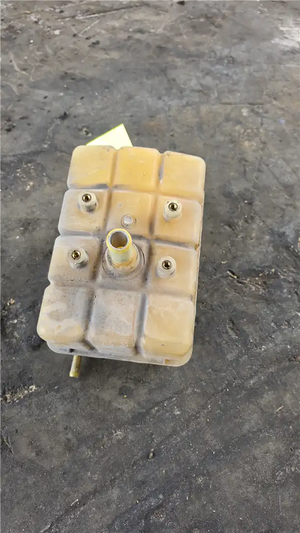 USED COOLANT TANK image 2