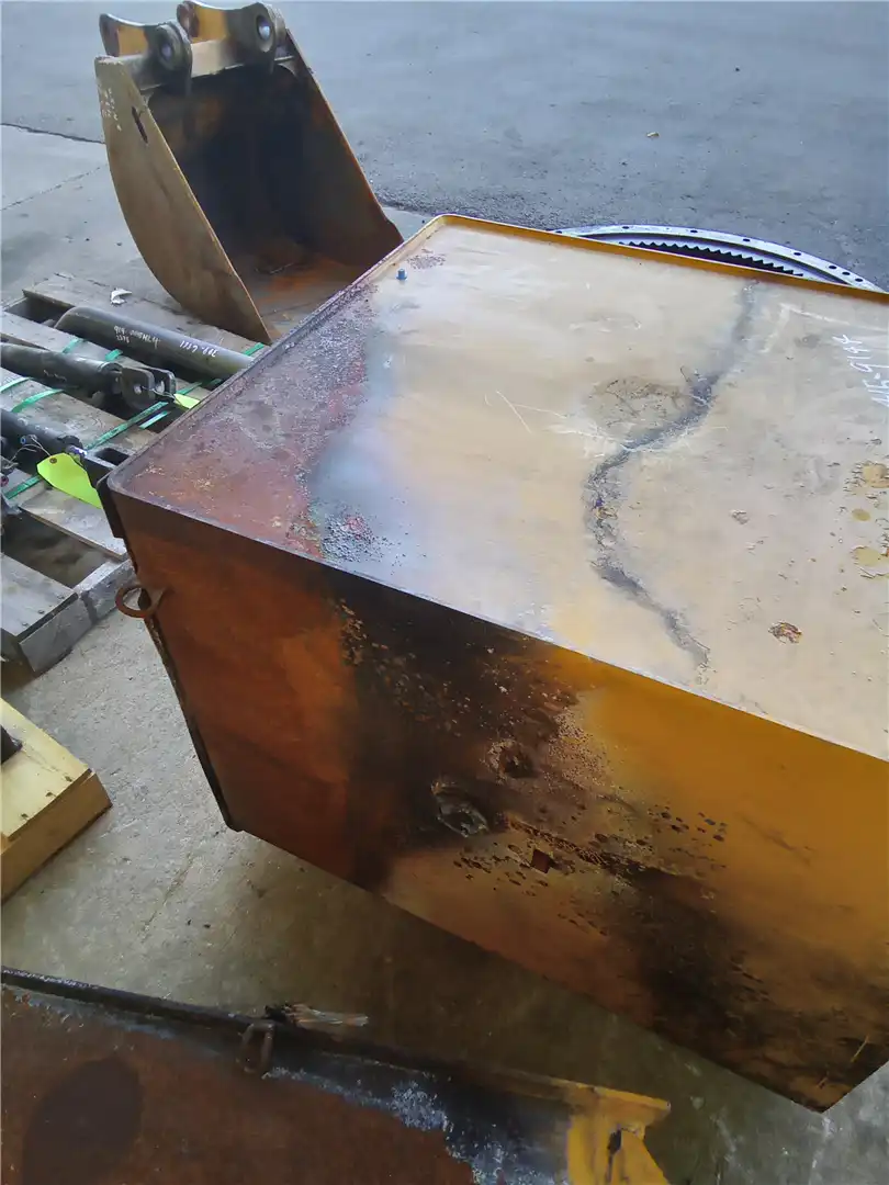 USED FUEL TANK image 7