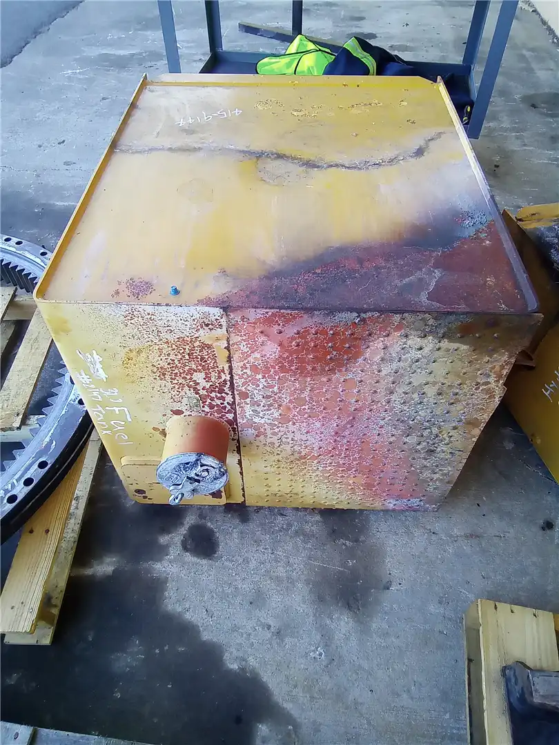 USED FUEL TANK image 8
