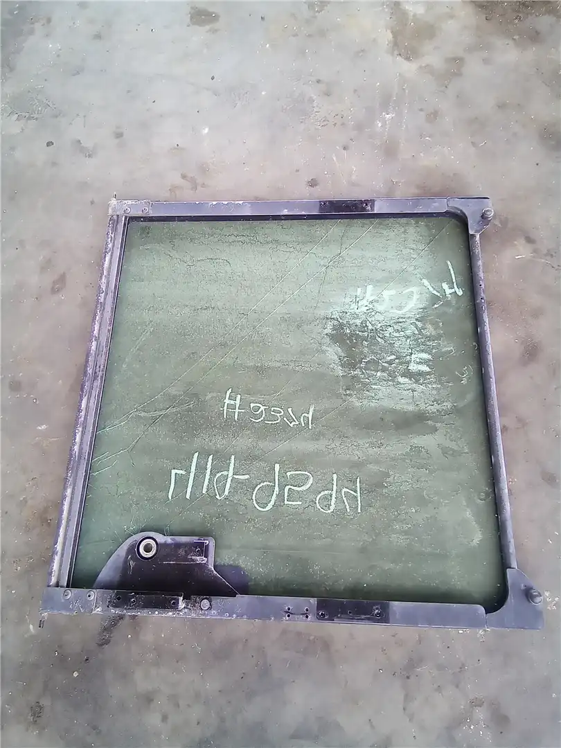 USED CAB WINDOW image 2