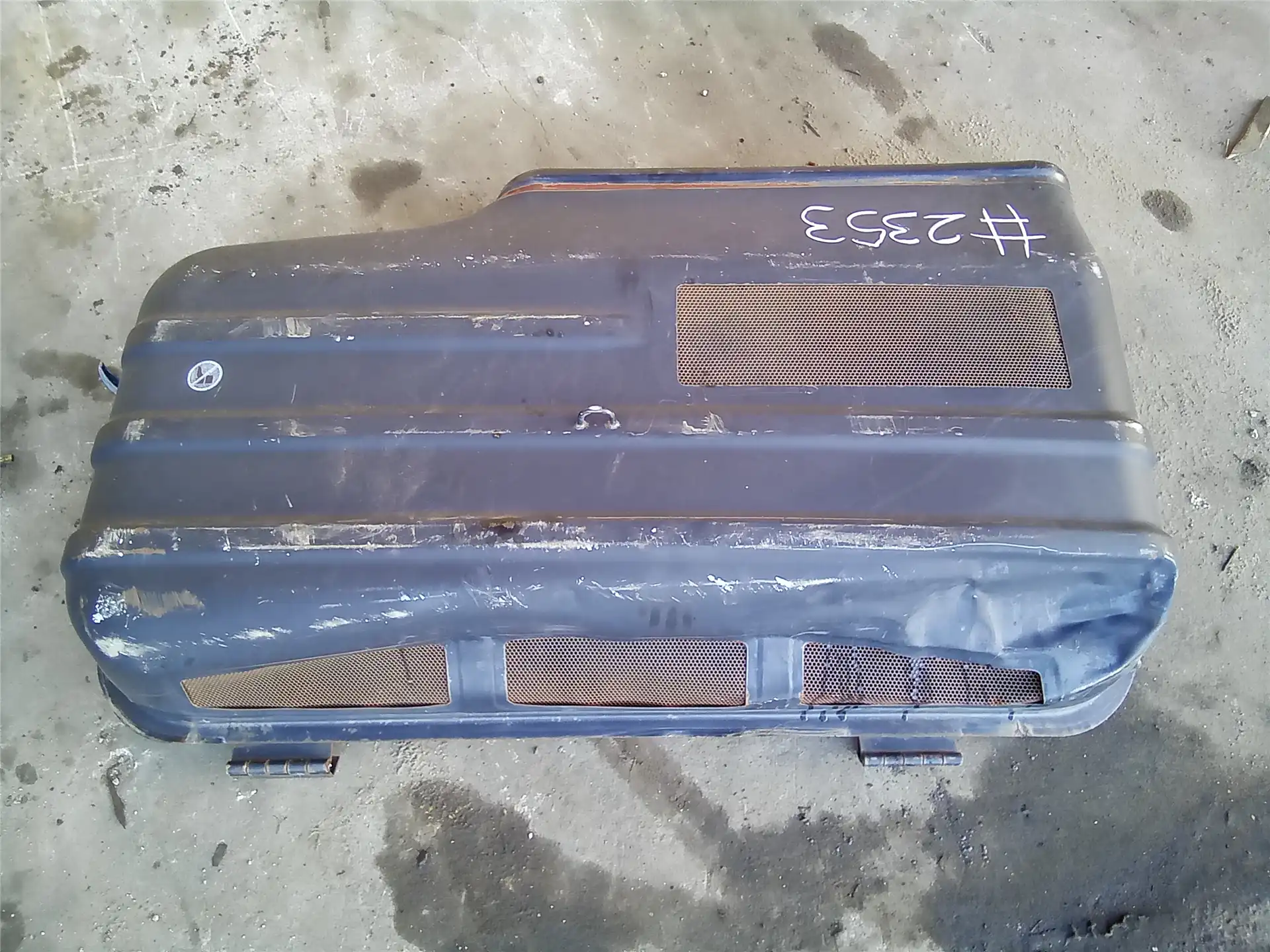 USED HOOD image 2