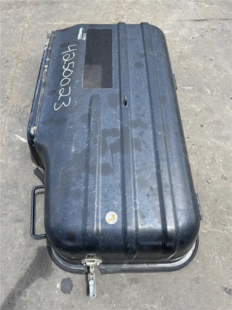 USED HOOD image 3