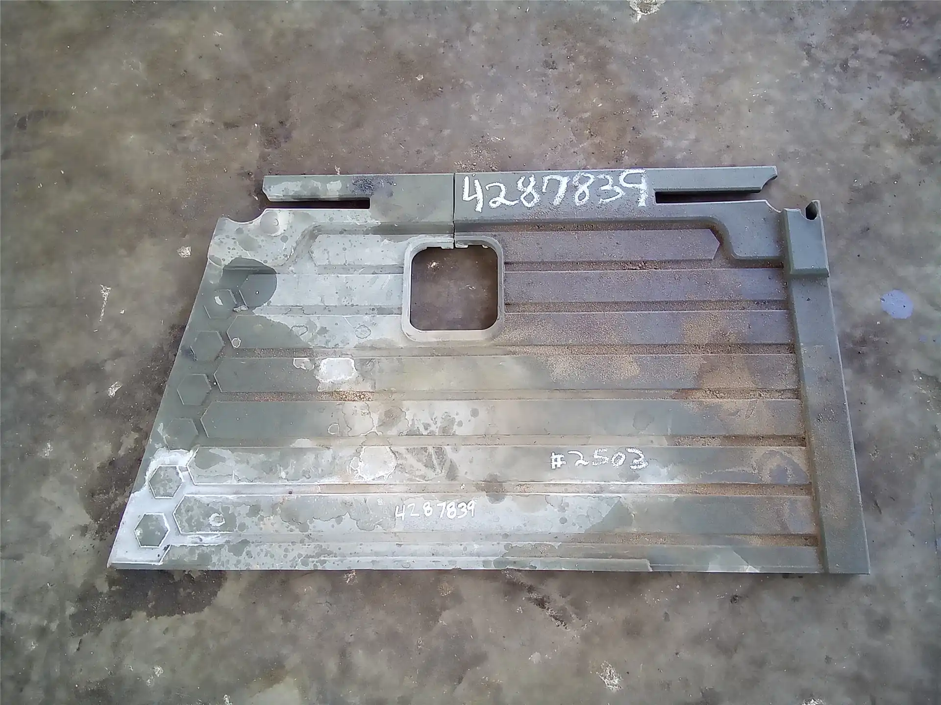 USED FLOORMAT indicator image 1