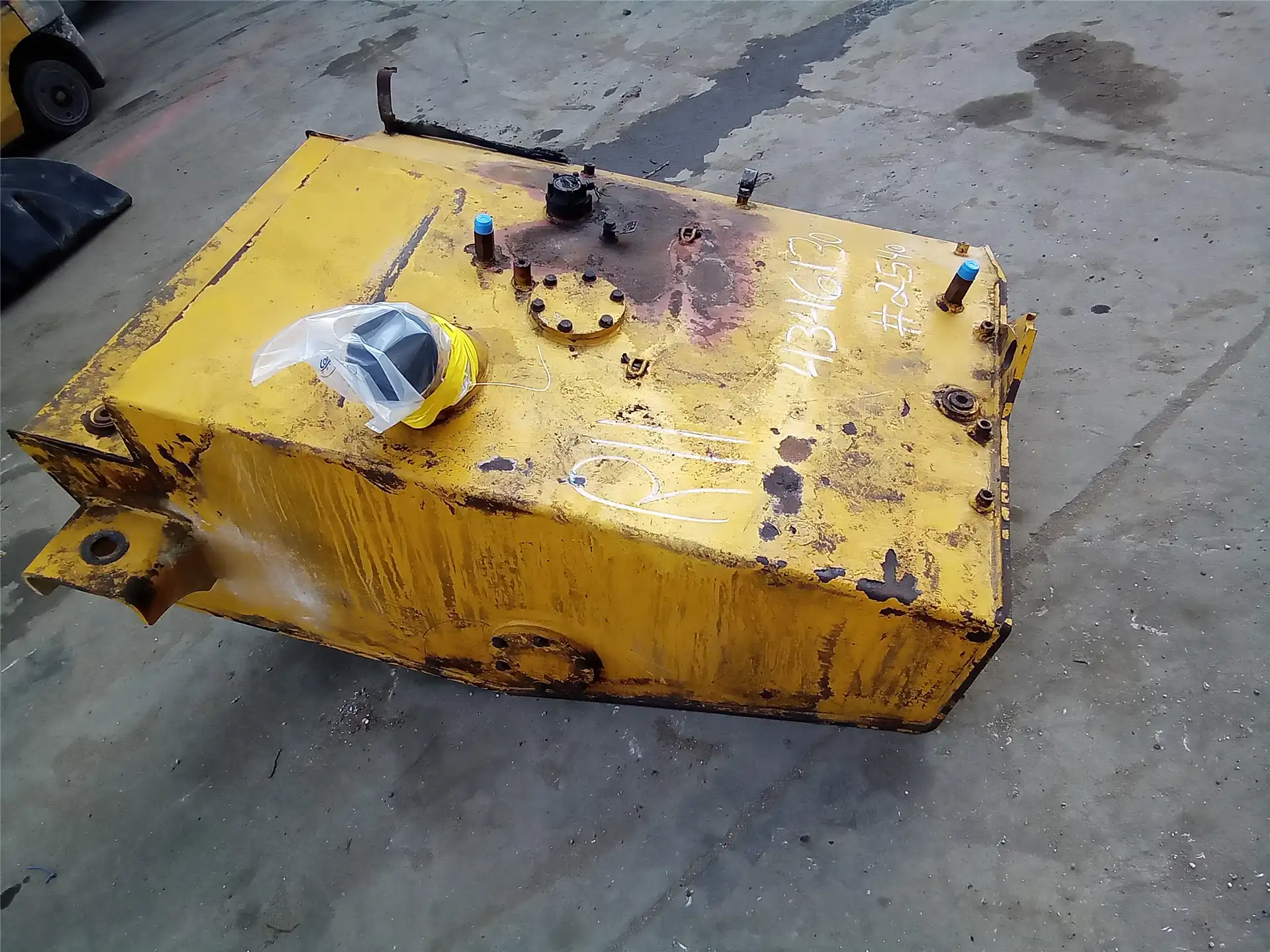 USED FUEL TANK image 2