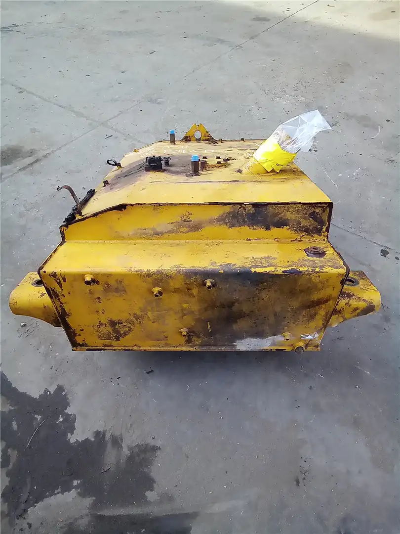 USED FUEL TANK image 3