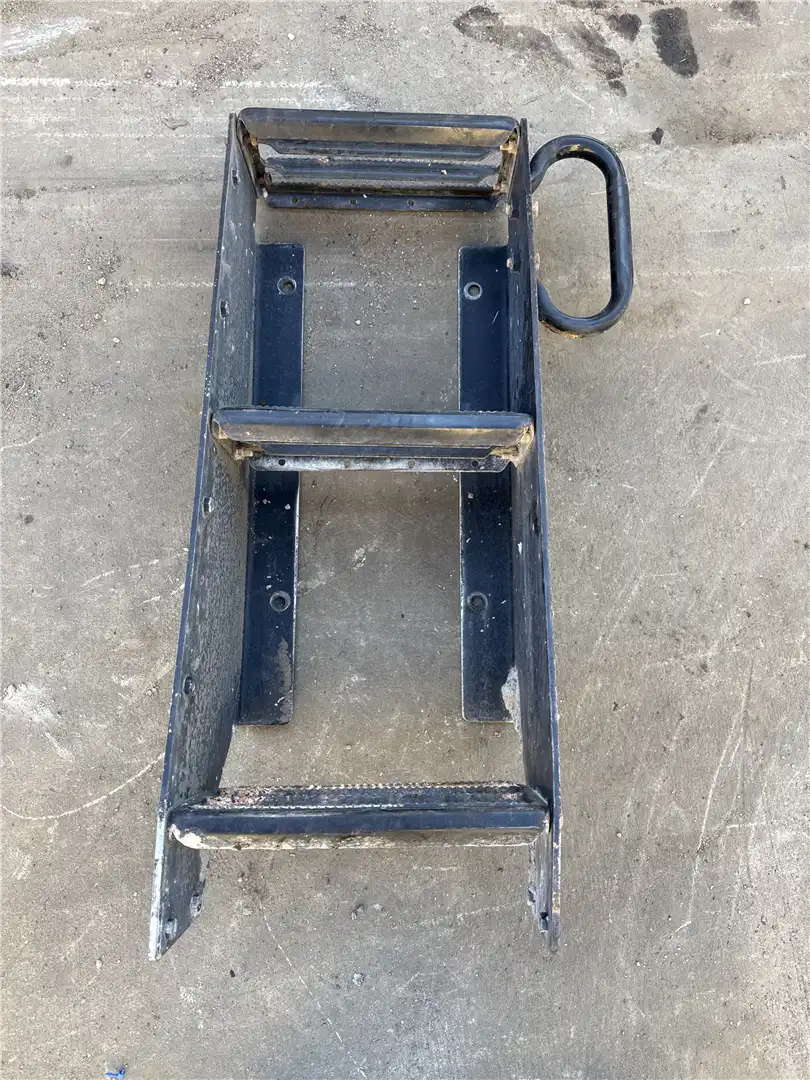 USED LADDER indicator image 1