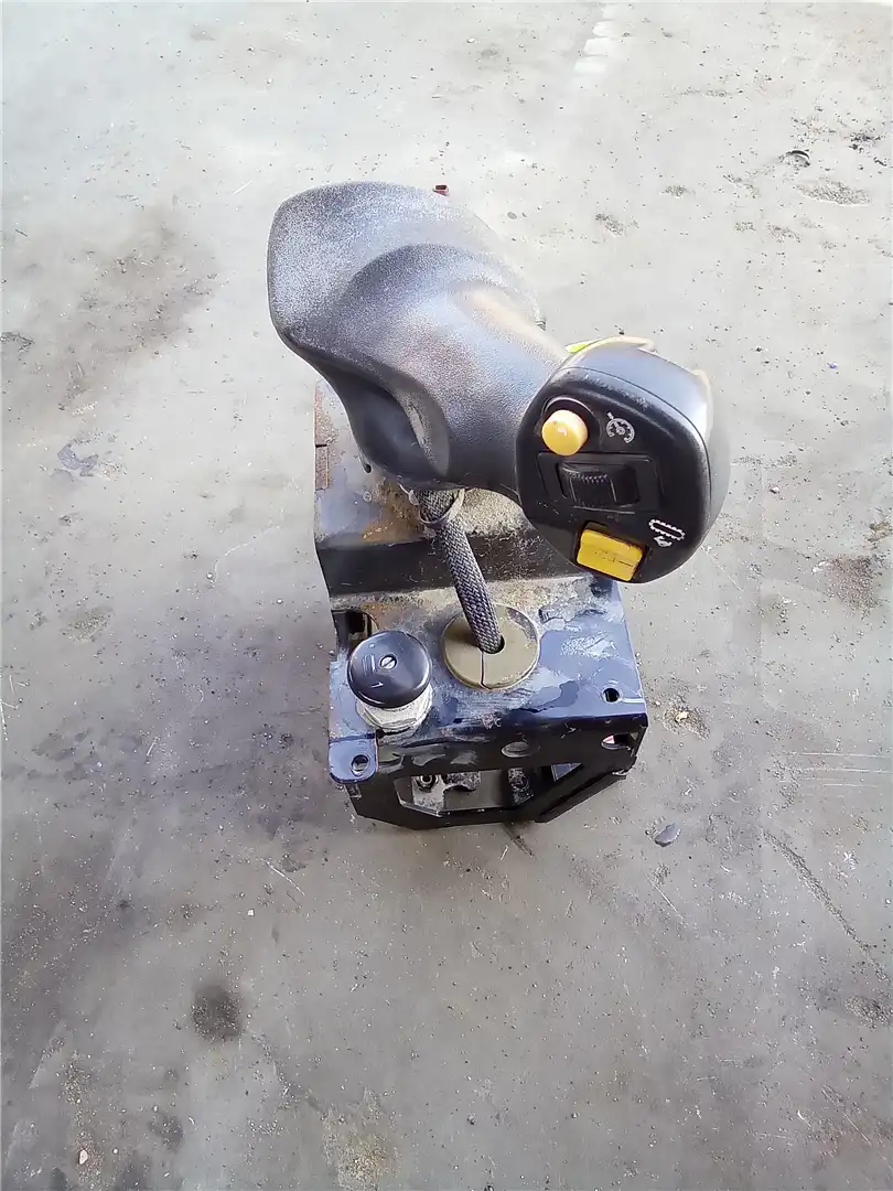 USED JOYSTICK CONT image 2
