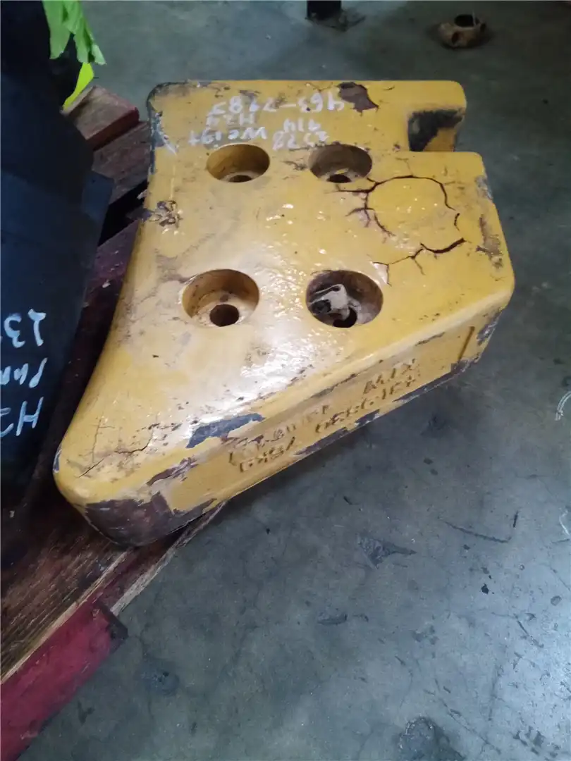 USED COUNTERWEIGHT image 2