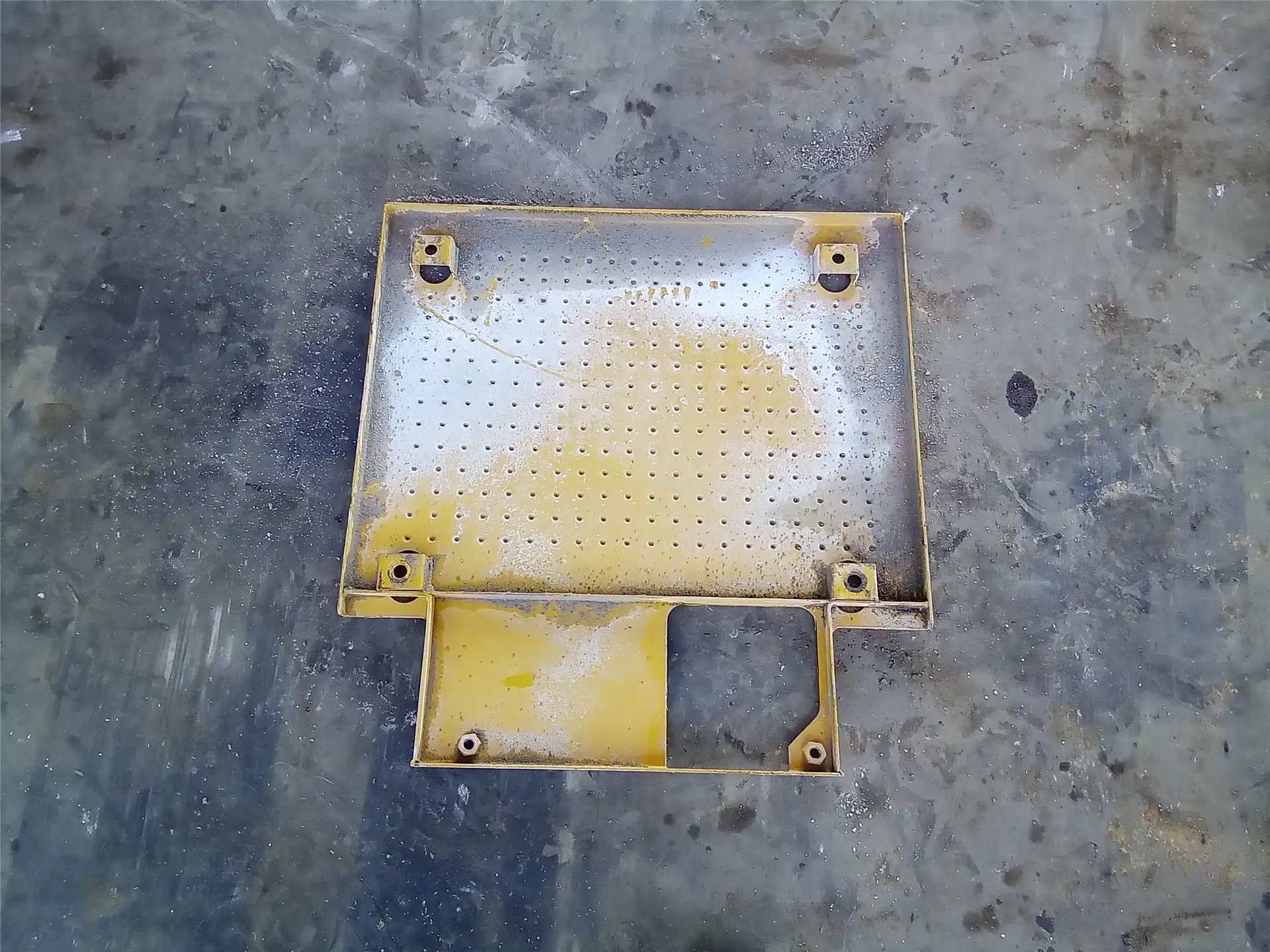 USED COVER image 4