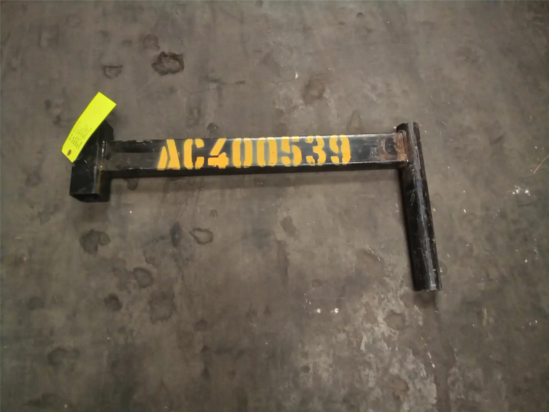 USED SENSOR MOUNT indicator image 1