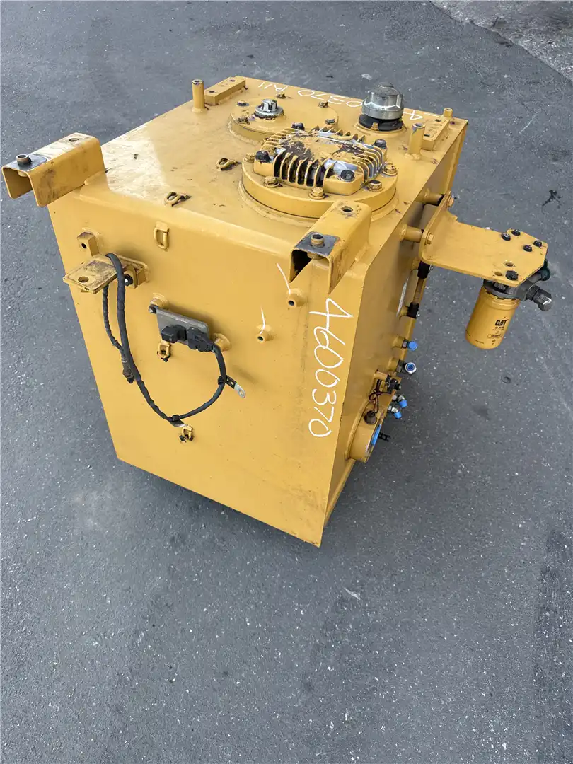 USED HYD TANK image 5