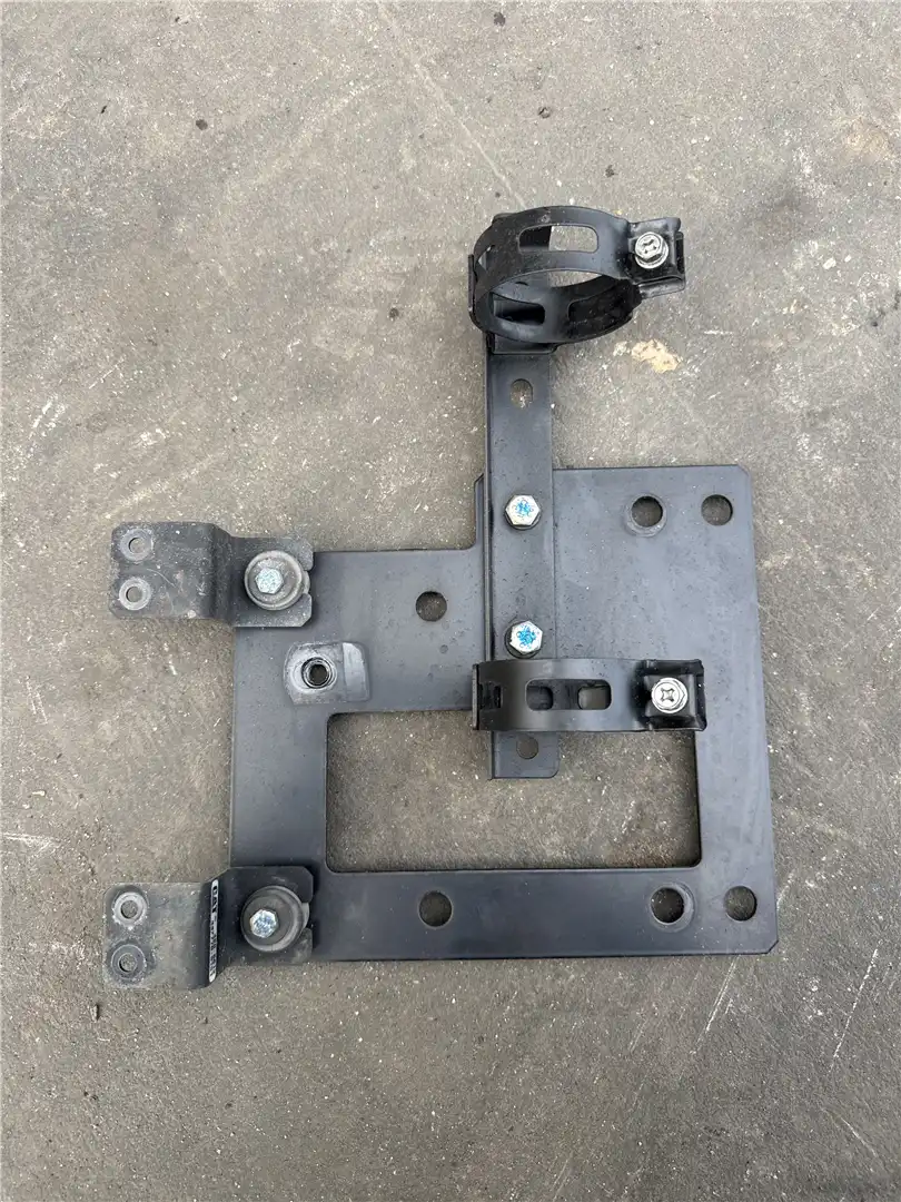 USED BRACKET AS indicator image 1