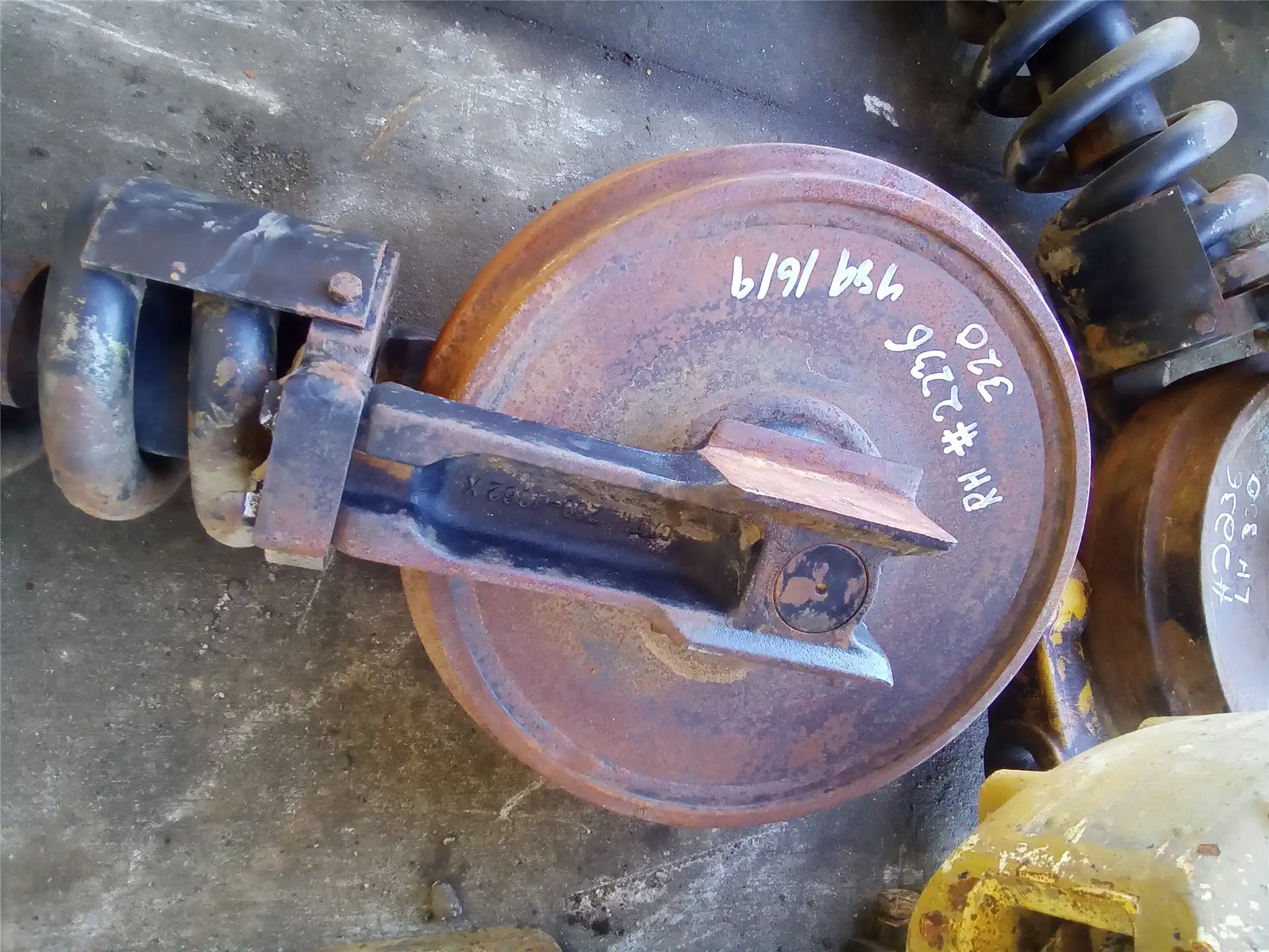 USED RH FRONT IDLE image 2