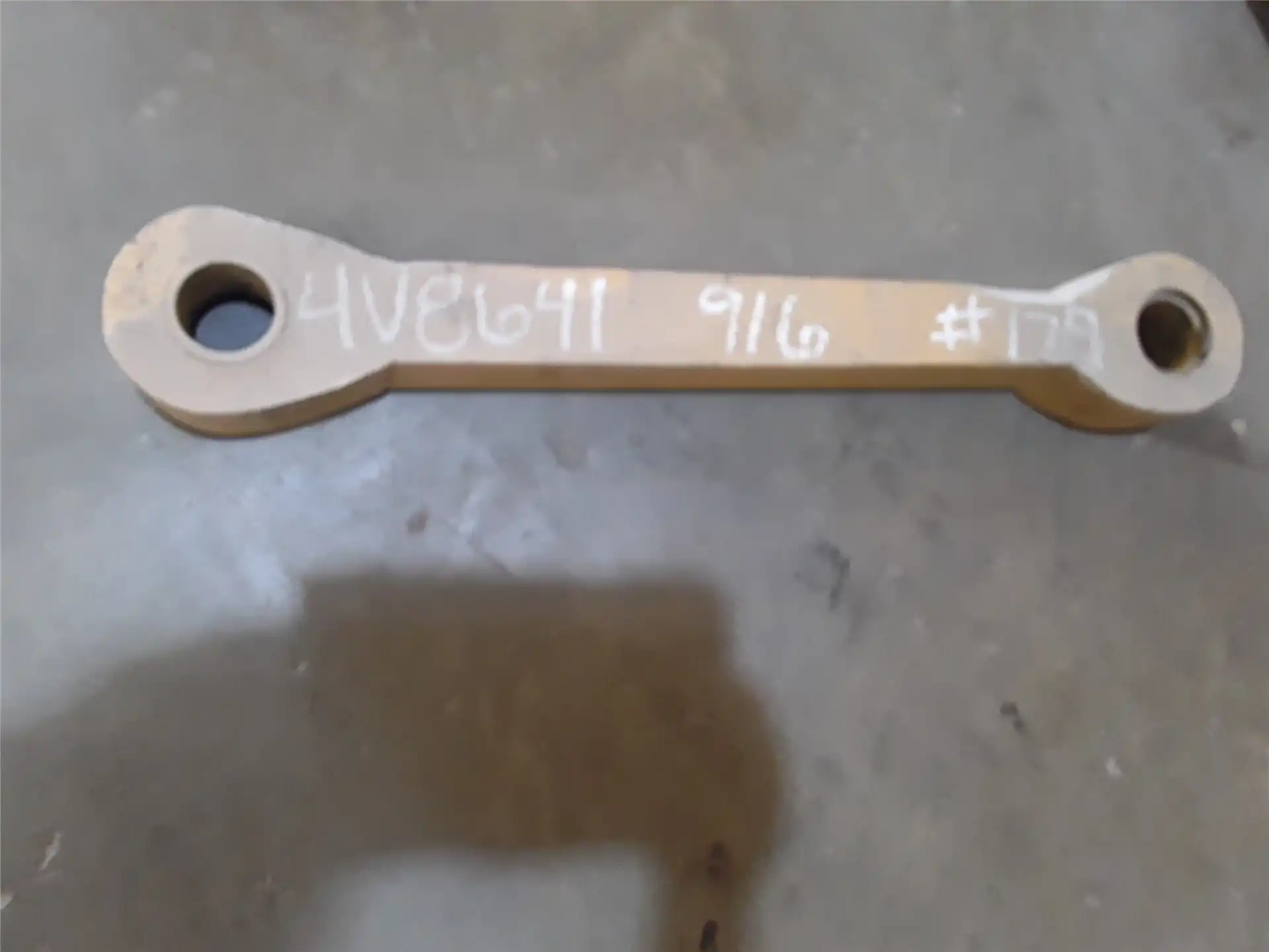 USED DOGBONE indicator image 1