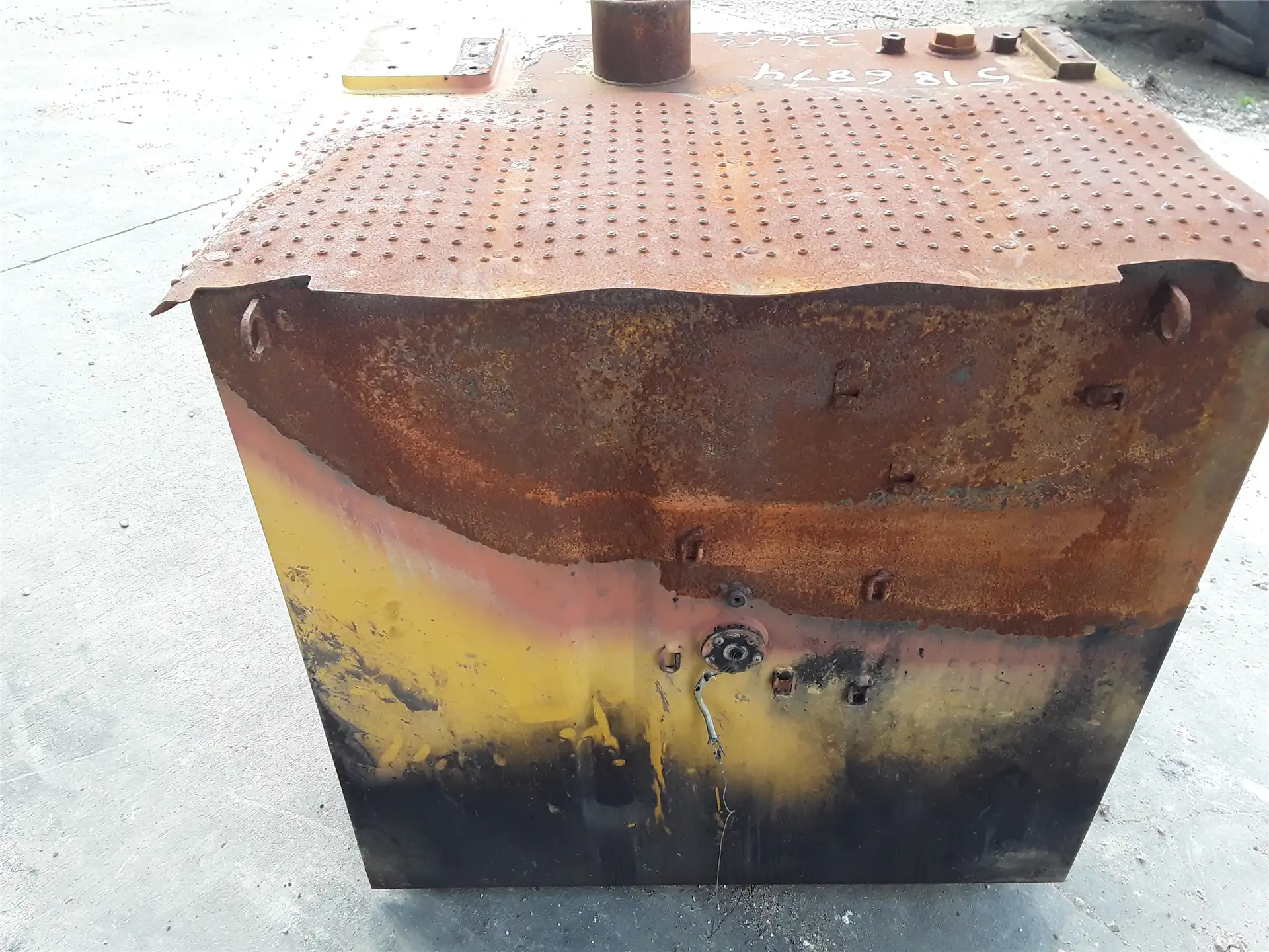 USED FUEL TANK indicator image 1