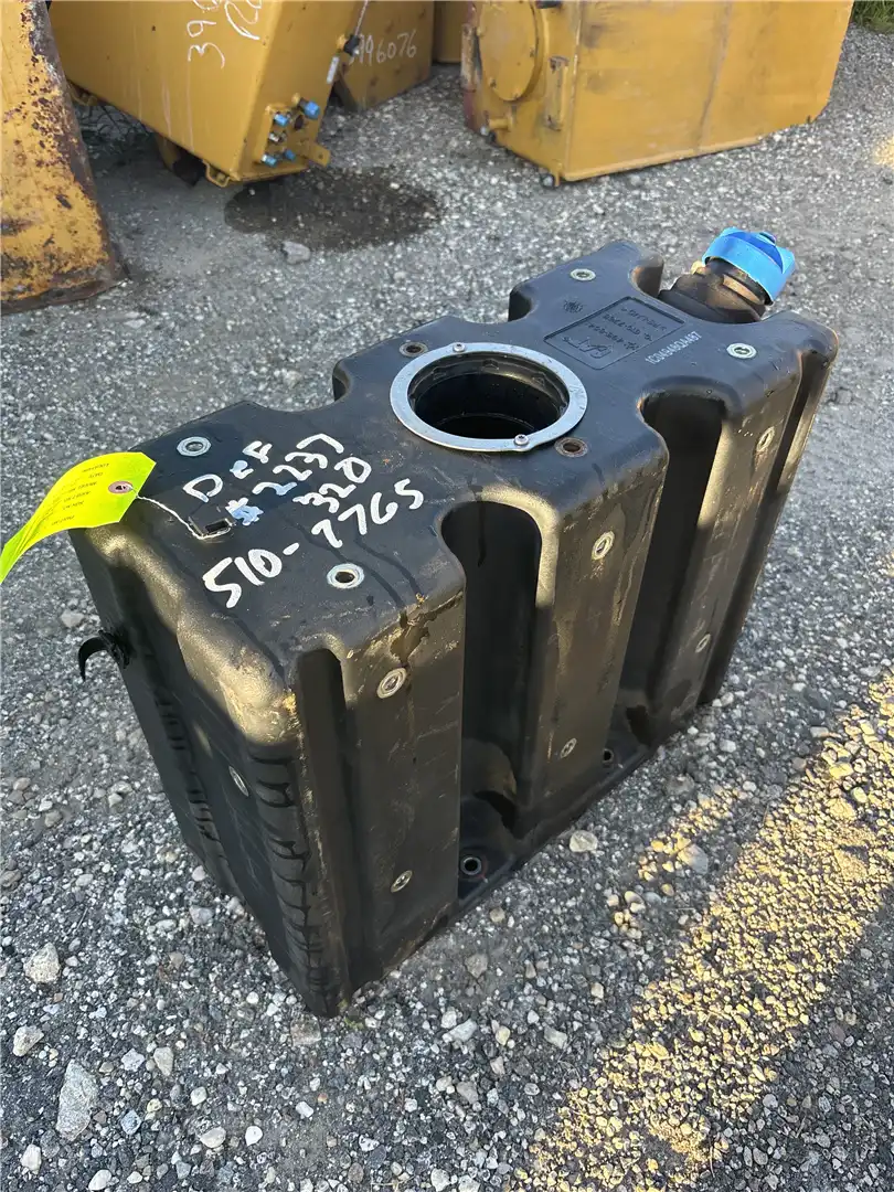 USED DEF TANK image 2