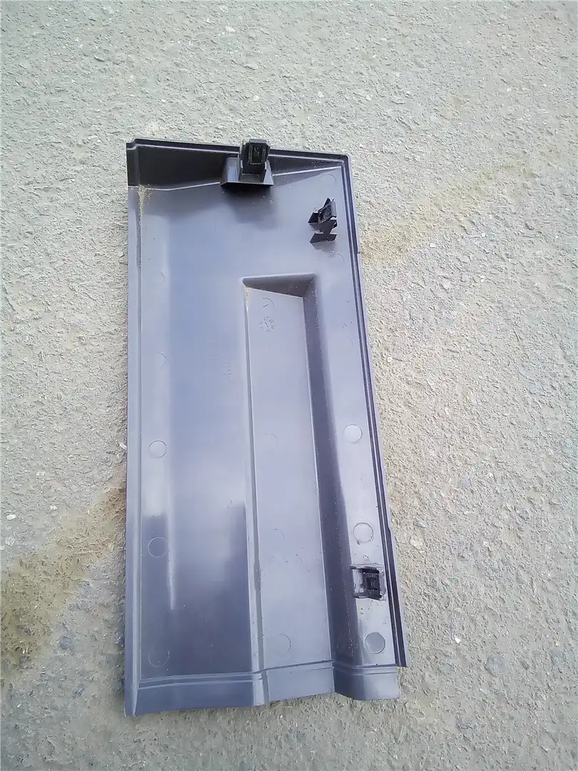 USED COVER image 2