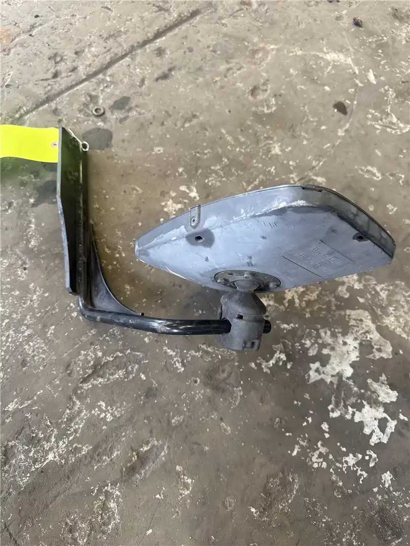 USED LH MIRROR GP image 2