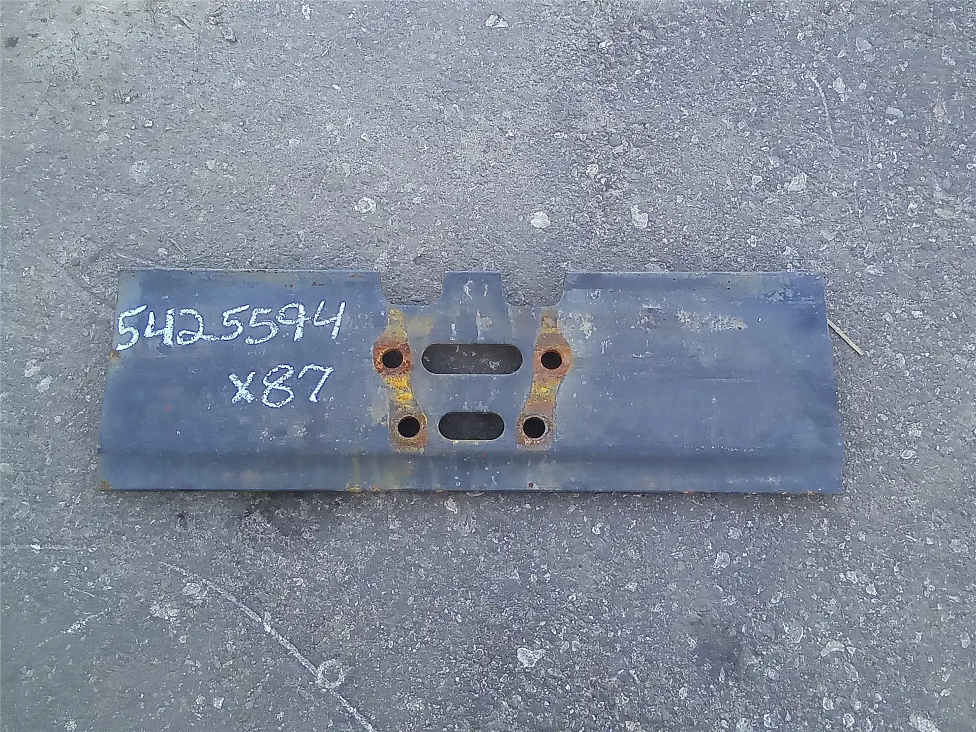 USED TRACK SHOE indicator image 1