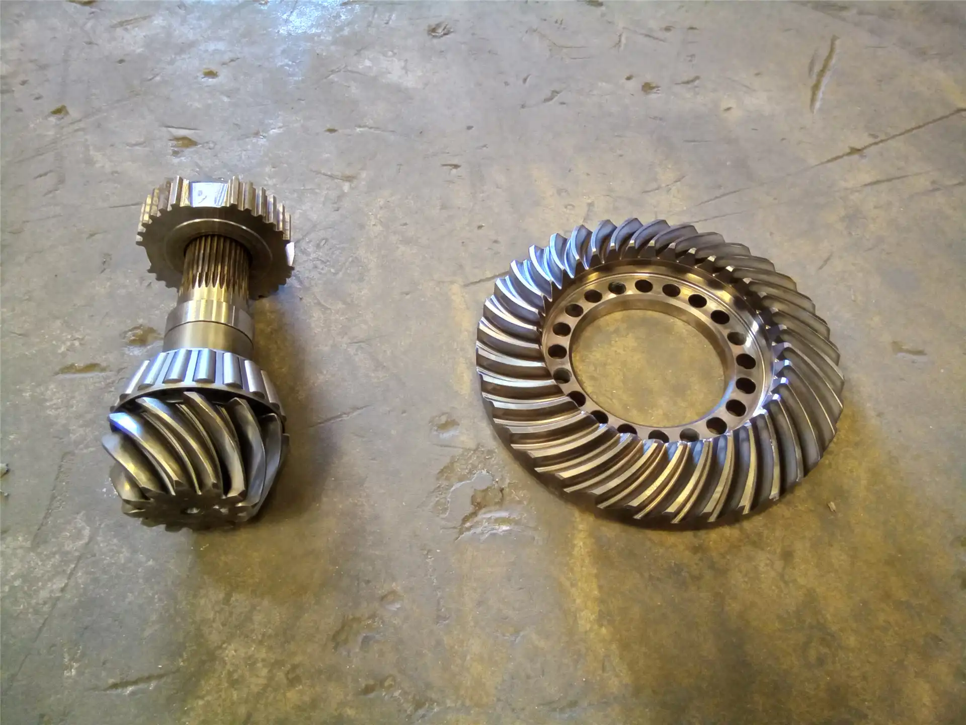 USED BEVEL GEAR KI indicator image 1