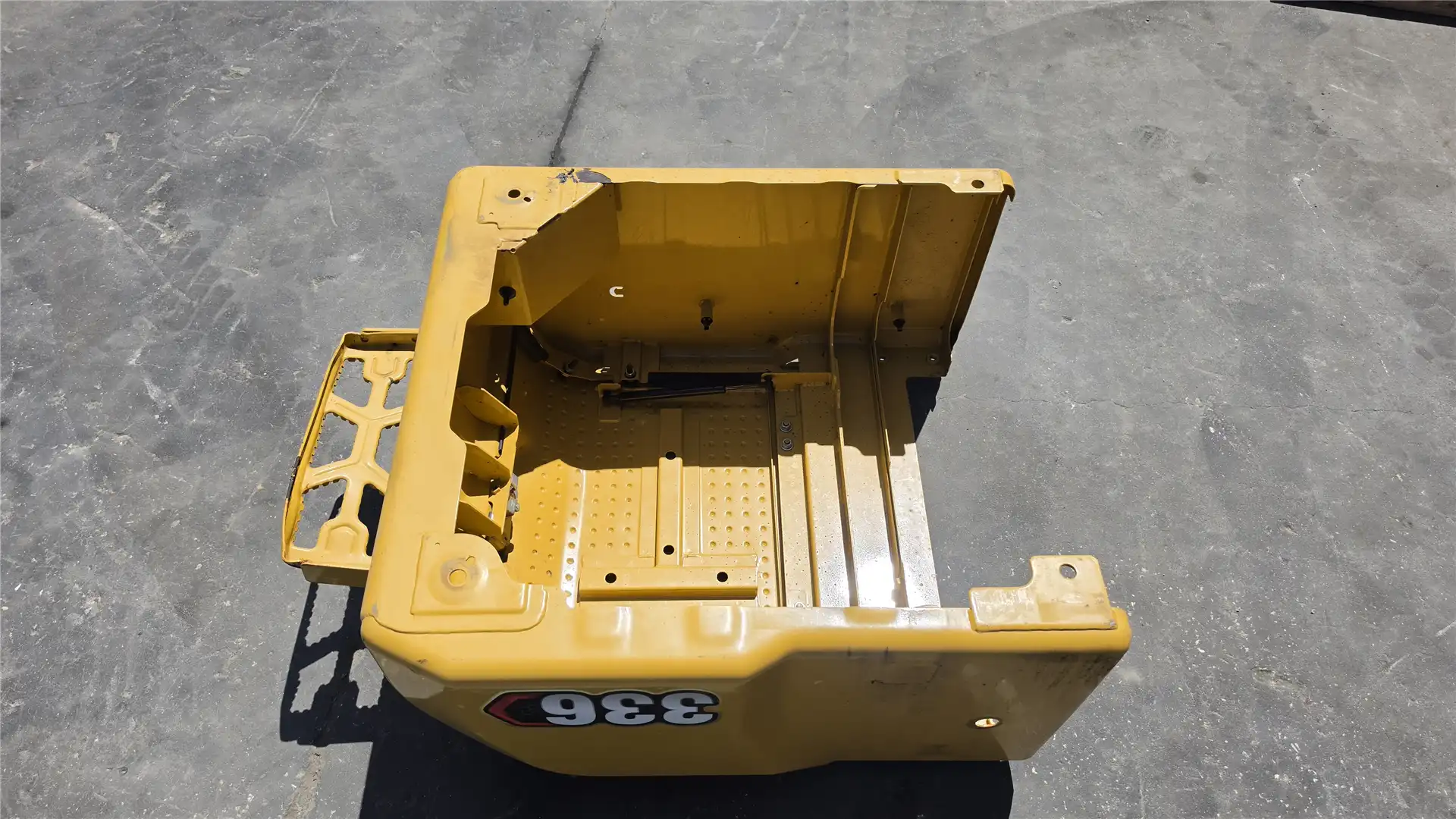 USED STORAGE BOX image 4