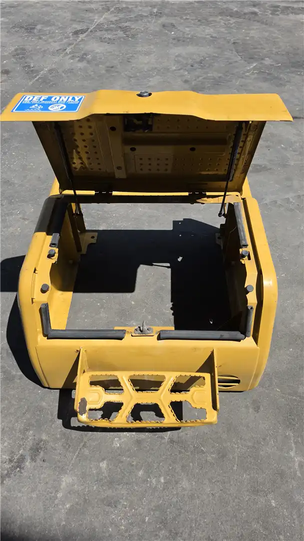 USED STORAGE BOX image 3