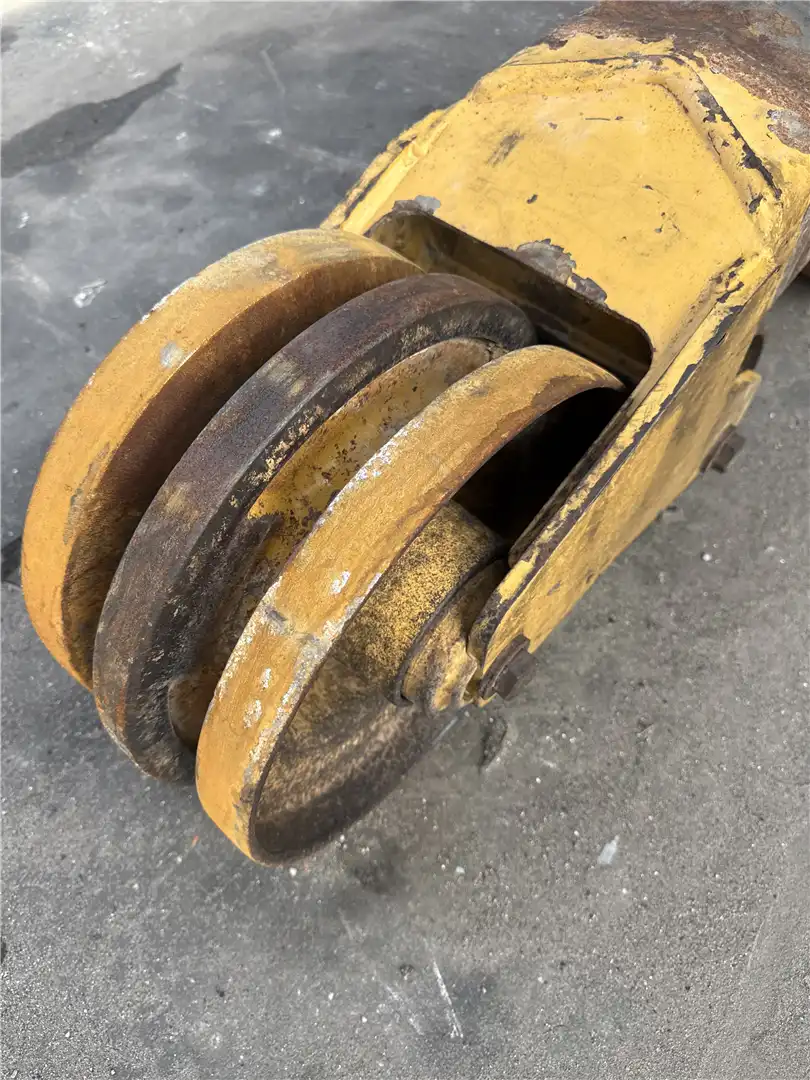 USED RH TRACK FRAM image 4